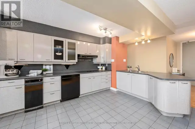 1507 - 380 KING STREET London East (East K), Ontario in Condos for Sale in London - Image 10