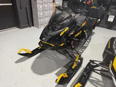 2027 SKI-DOO MXZ ADRENALINE 600RR E-TEC SNOWMOBILE WITH BLIZZARD PACKAGE STOCK #A118972 ROTAX 600RR...