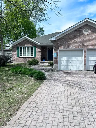 Conestoga College - House available September to April!