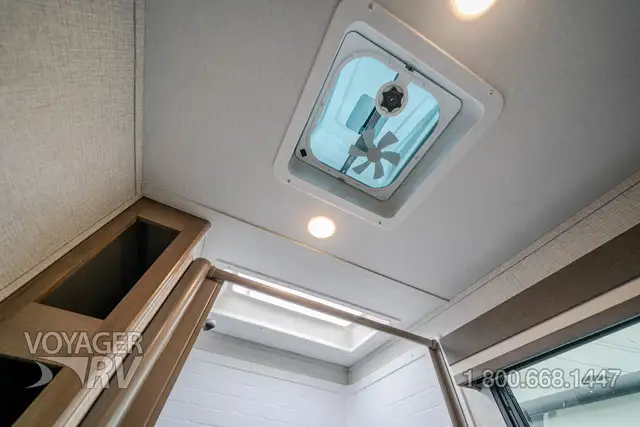 2023 Grand Design Imagine XLS 23BHE in Travel Trailers & Campers in Kelowna - Image 18