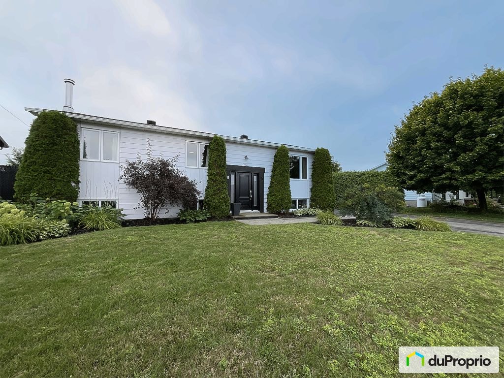 $625,000 - Bungalow for sale in St-Rémi — photo 1