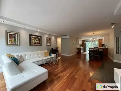 Rare unité à pleine aire ouverte, clé en main, chambre des maîtres spacieuse avec grand walk-in amén...