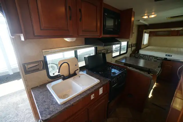 2012 Forest River Surveyor 235RKS Base in Travel Trailers & Campers in Stratford - Image 13