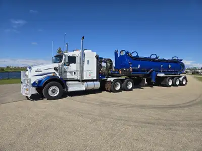 2013 Kenworth T800 6x4 Sleeper Truck Tractor W/ 1998 Provac Semi Vac Trailer Comes with a Cummins IS...