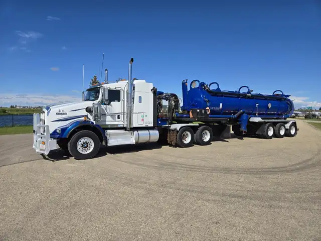 2013 KENWORTH T800 in Heavy Trucks in Saskatoon - Image 2