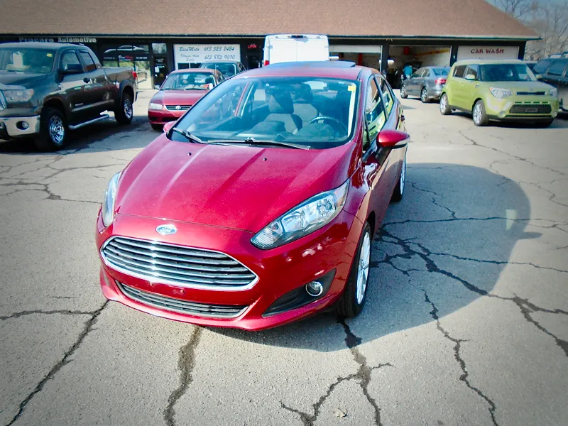 2014 Ford Fiesta SE, 5SpeM. Moonroof, **LOW PAYMENT**