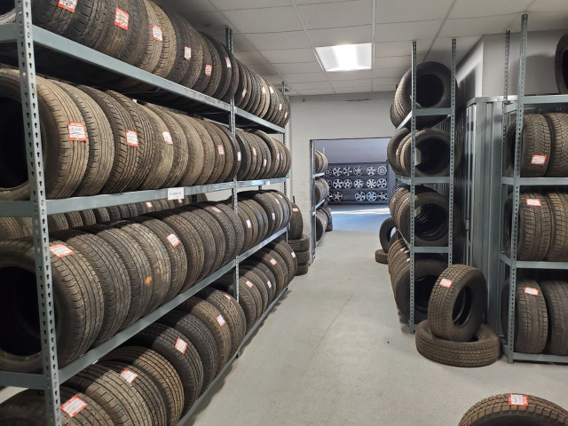Used Tires starting at $19.95. Wide inventory at Kenny U-Pull dans Pneus et jantes  à Laval/Rive Nord - Image 4