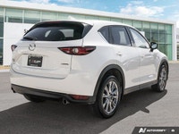 * BRAND NEW BRAKE PADS & ROTORS ALL AROUND * ADAPTIVE CRUISE CONTROL * NAVIGATION * BLIND SPOT * LAN... (image 4)