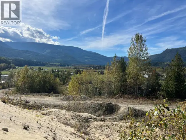 00 Oxbow Frontage Road Malakwa, British Columbia in Land for Sale in Kamloops - Image 8