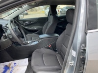 Experience unparalleled comfort and advanced safety in the 2023 Chevrolet Malibu 1LT. Ideal for the... (image 8)