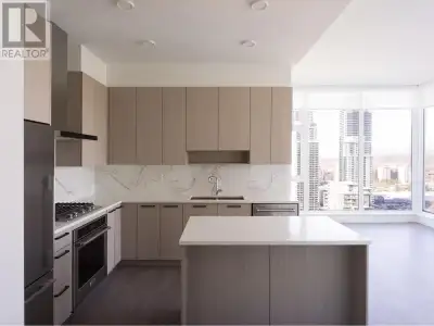 Live at the TOP in this incredibly efficient 2 bedroom corner home at Sydney by Ledingham McAllister...