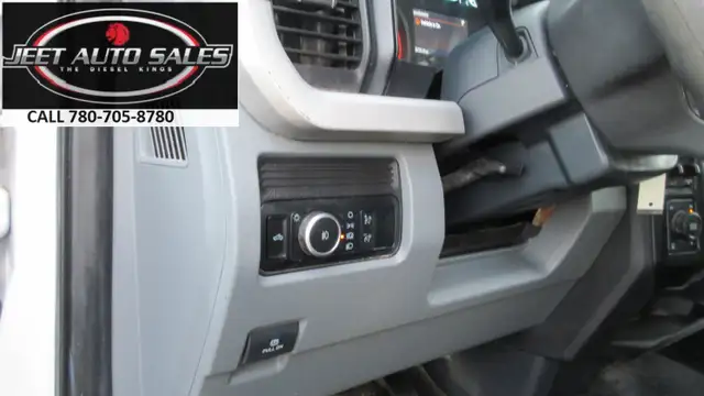 2024 Ford F-350 XLT CREW CAB 8 FT LONG BOX in Heavy Trucks in Vancouver - Image 15