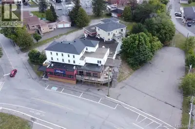 Commercial building ideally located in the sought-after Victoria Street area. Located on a lot of ap...