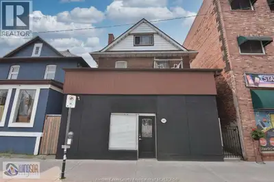 INVESTMENT OPPORTUNITY IN WALKERVILLE! ZONED CD 2.1, THIS INCOME-GENERATING PROPERTY OFFERS 4 RENTAL...