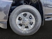 This Ram 3500 delivers a ETM 6.7L Cummins(R) I-6 HO turbo diesel engine powering this Automatic tran... (image 9)