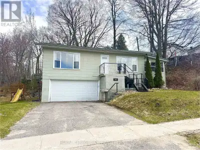 Discover the perfect blend of modern comfort and the coastal lifestyle in this inviting 2+1 bedroom...