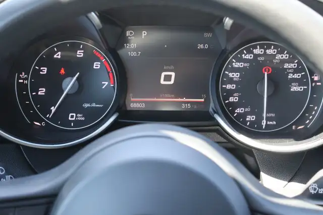 2017 Alfa Romeo Giulia5792174270906572816
