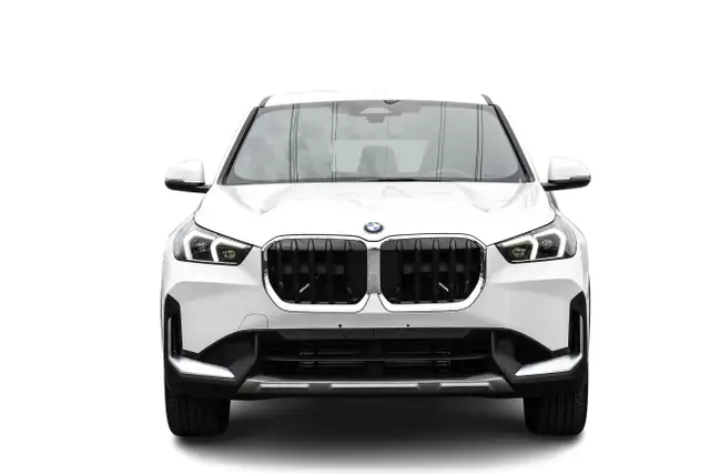 2025 BMW X1 xDrive28i AWD * Cuir * Carplay et Android        * L in Cars & Trucks in City of Montréal - Image 4