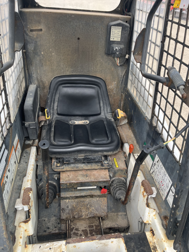 2003 BOBCAT 453 Skidsteer  GONE TO 6&6 AUCTION in Heavy Equipment in Barrie - Image 9
