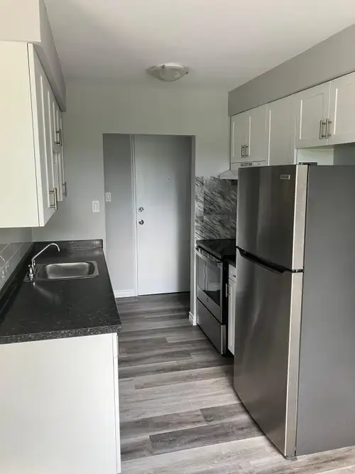 Newly renovated apartment near all major Amenities