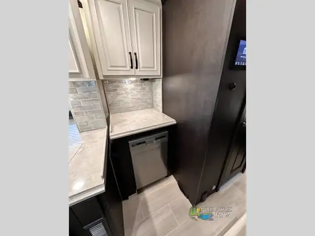 2025 Newmar Dutch Star 4325 Diesel Pusher in RVs & Motorhomes in Moncton - Image 80