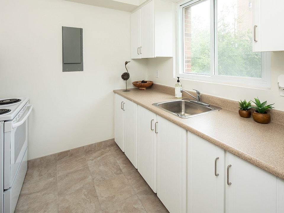 Apartment for Rent: 2 Bedroom C - Brittany Drive Apartments 3