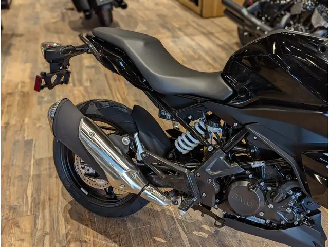 2025 BMW G 310 R // Cosmic Black in Sport Bikes in Winnipeg - Image 11