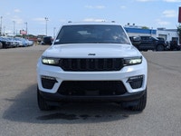 The New 2025 Jeep Grand Cherokee Limited delivers a perfect balance of refined luxury and capable pe... (image 9)