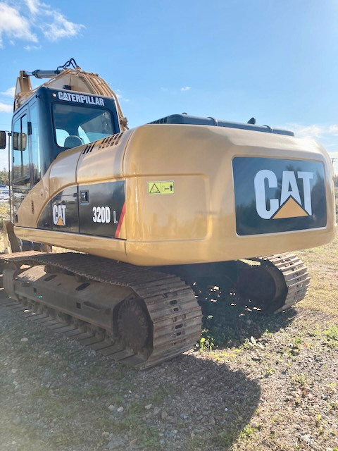 2011 CAT 320D EXCAVATOR in Heavy Equipment in City of Halifax - Image 2