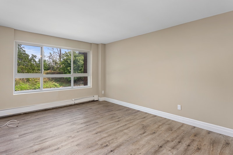 Spacious 2 Bedroom at Amherst Drive All Inclusive! Long Term