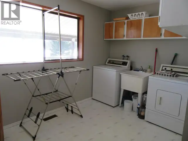 7568 BURGESS ROAD Deka Lake / Sulphurous / Hathaway Lakes, Briti in Houses for Sale in 100 Mile House - Image 27