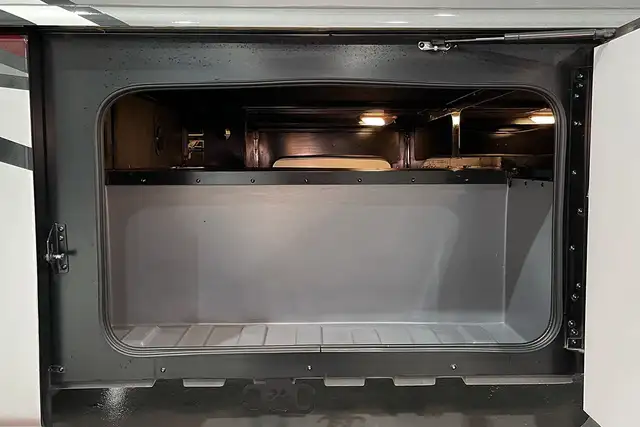 2024 Holiday Rambler Vacationer 35K - Gas Class A Motorhome. in RVs & Motorhomes in Red Deer - Image 10