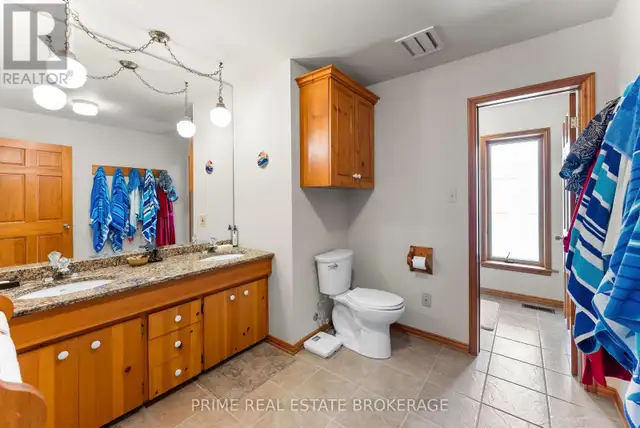 9856 HURON PLACE Lambton Shores (Grand Bend), Ontario in Houses for Sale in Grand Bend - Image 28