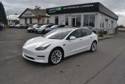 AWD Long range, heated leather seats, navigation, panoramic glass roof, Adaptive cruise control, ele...