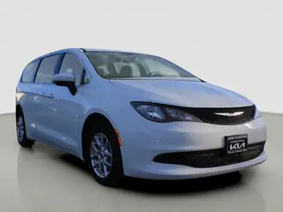 Road Trip? Hockey Practice? This is the one for all your familys needs! Seats Seven, Heated Front Se...