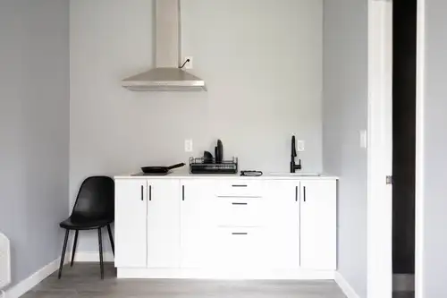 RENOVATED BACHELOR APARTMENT FOR RENT | ETOBICOKE Recently renovated Bachelor apartment located in M...