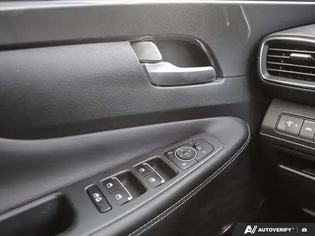 2023 Hyundai Santa Fe Preferred w/Trend Package Low Km | Leat...5905358261118668816
