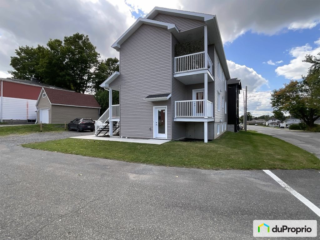 $680,000 - Triplex for sale in Princeville — photo 2