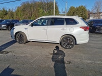 "• Power_Steering • Power_Brakes • Power_Windows • Power_Mirrors • Power_Locks • Keyless_Entry • Air... (image 7)