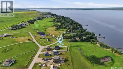 Welcome to 236 Gordon Drive, Collingwood Lakeshore Estates located on the Eastern shore of Last Moun...