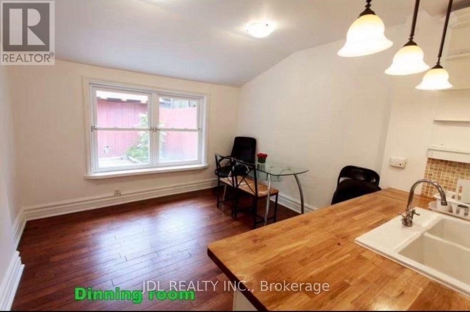 UNIT A MAIN FLOOR - 298 ROBERT ST STREET Toronto (University), O 4