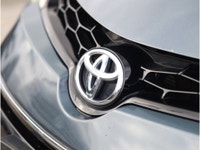 2015 TOYOTA COROLLA S - BC VEHICLE - BACKUP CAMERA - HEATED FRONT SEATS - KEYLESS ENTRY - SUNROOF -... (image 7)