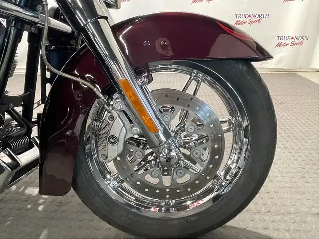 2013 Harley-Davidson CVO Electra Glide Ultra LIKE NEW/HEATED SEA in Sport Touring in North Bay - Image 24