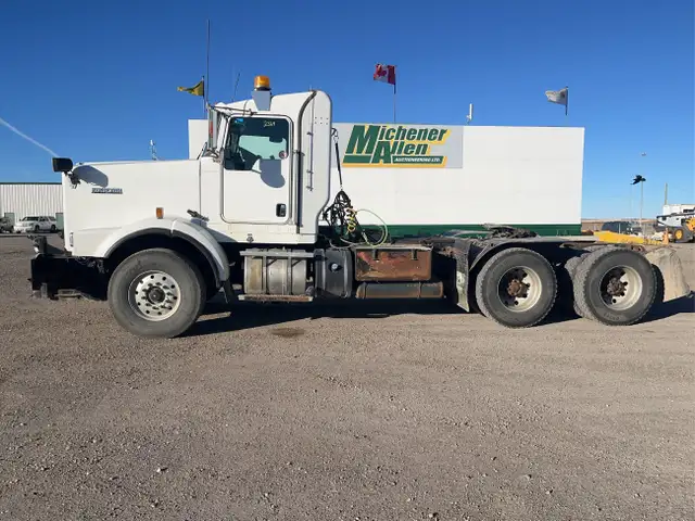 2016 Kenworth T800 in Heavy Trucks in Calgary - Image 3