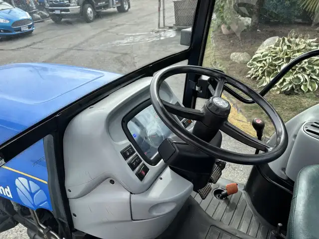 2009 New Holland T4020 Utility Tractor in Heavy Trucks in Delta/Surrey/Langley - Image 27