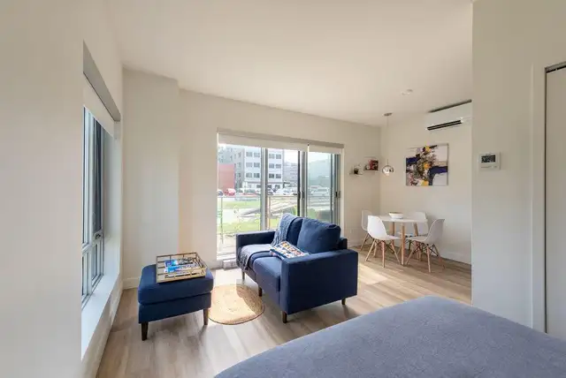 À louer au Gabriel : Studio moderne, plateau de Ste-Foy in Long Term Rentals in Québec City - Image 2