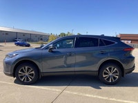 This Toyota Venza has a strong Gas/Electric 4cyl 2.5 L engine powering this Variable transmission. P... (image 9)