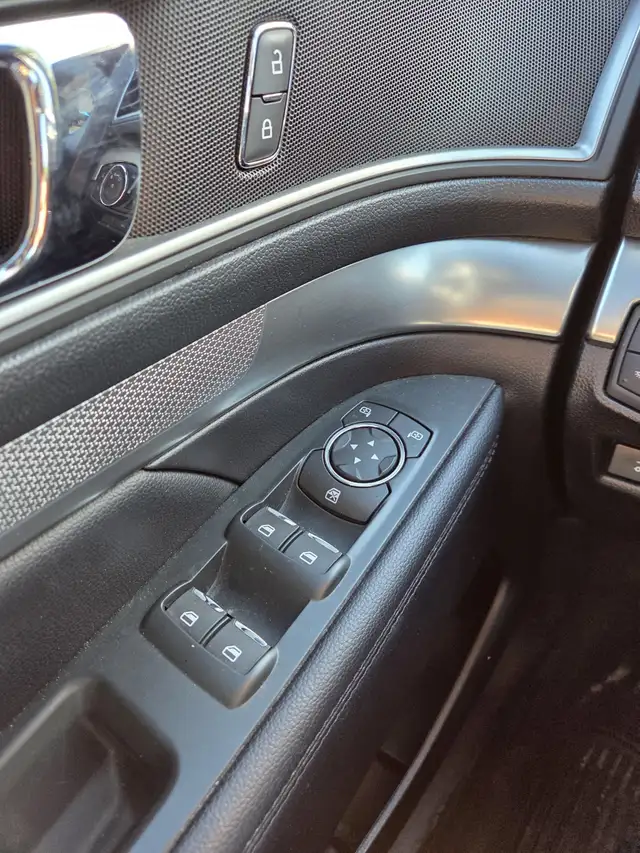 2018 Ford Explorer63826902804481120