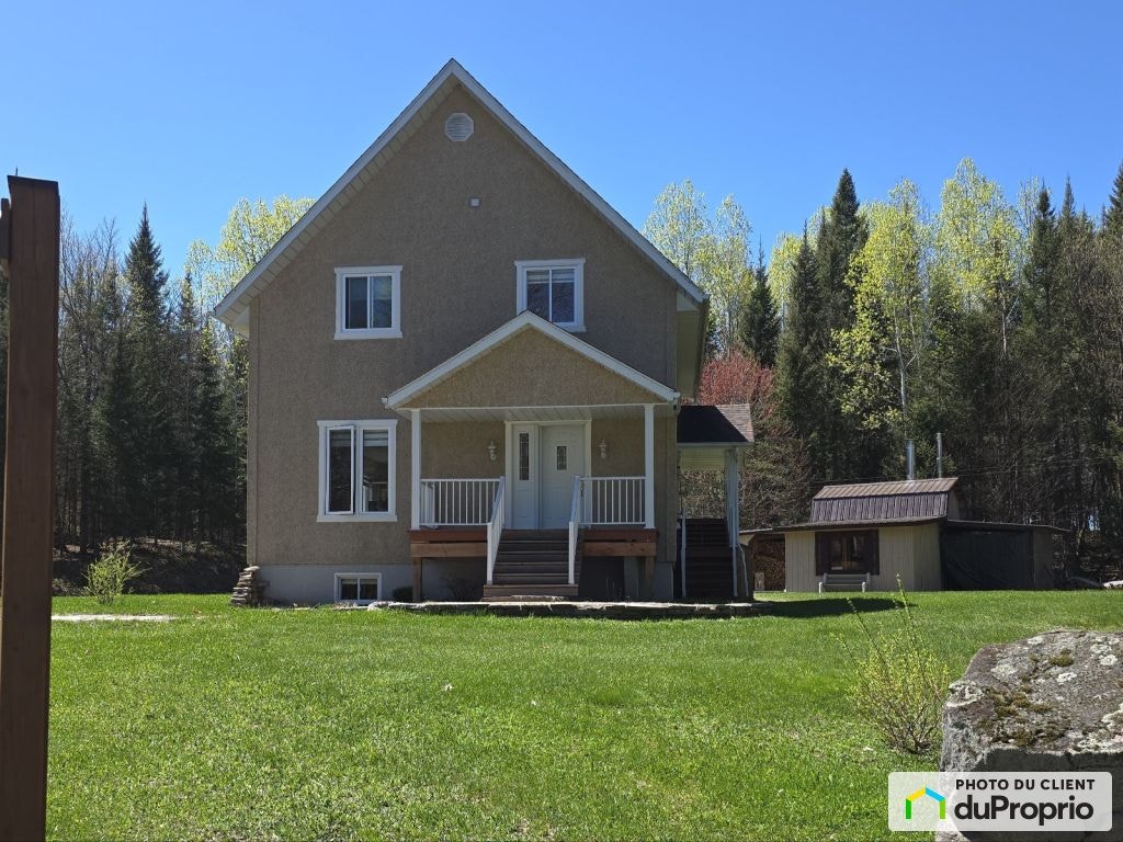 $749,500 - 2 Storey for sale in Riviere-Rouge — photo 1