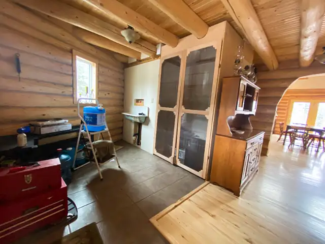 Log home on 10.98 acres (40 mins from Faro) - Felix Robitaille® in Houses for Sale in Whitehorse - Image 6
